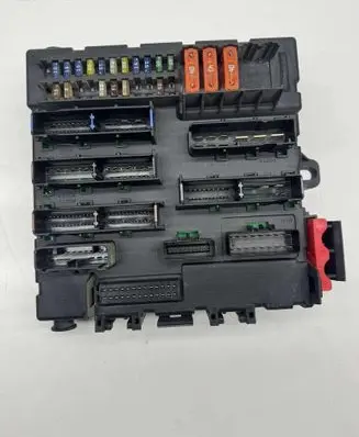 Opel Vectra C Fuse module 13125484 067582 000582