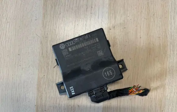 Audi A1 Gateway control module 8X0907468B