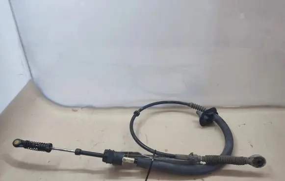 Gear shift cable linkage