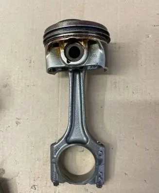 Skoda Kodiaq Piston with connecting rod 06LL