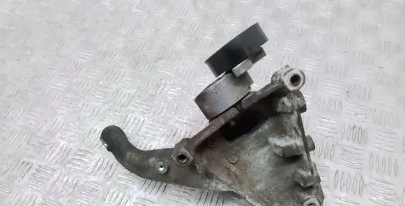 Volvo XC90 Engine mounting bracket 31258131 G9N19N586AA