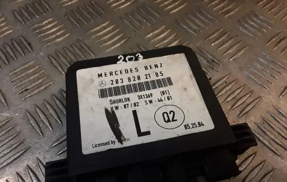 Mercedes-Benz C W203 Door control unit/module 2038202185 A2038202185