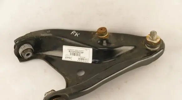 Dacia Sandero Front lower control arm/wishbone 545017081R