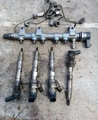 BMW X4 F26 Fuel injectors set 8515148