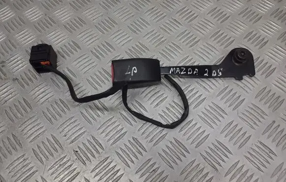 Mazda 2 Front seatbelt buckle