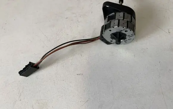 BMW 5 E60 E61 Headlight level adjustment motor 1307220031