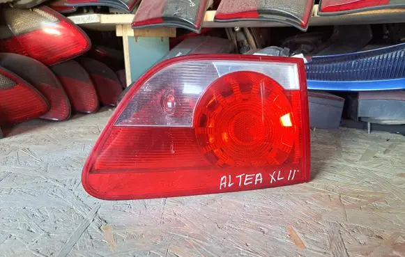 Seat Altea XL Tailgate rear/tail lights 5P8945093D 5P8945107B