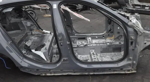 BMW 1 F40 Pillar (middle) 