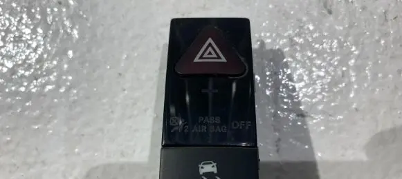Mercedes-Benz GLK (X204) Hazard light switch A2048703958