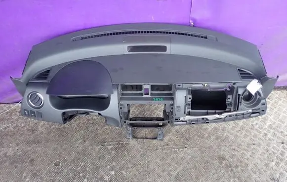 Suzuki Swift I Dashboard 7311163J10