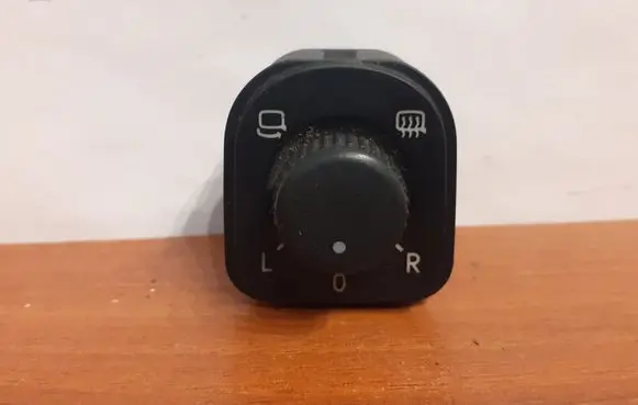 Volkswagen PASSAT B6 Wing mirror switch 12287 1K0959565J