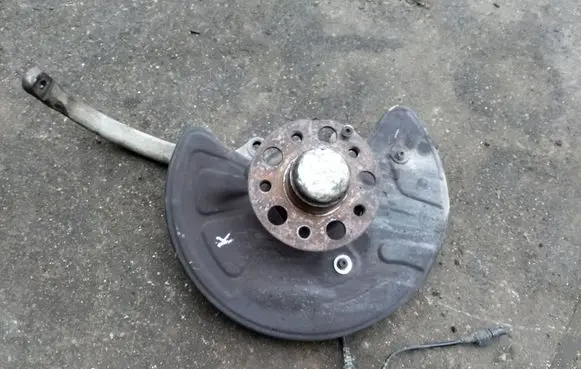 Mercedes-Benz E W211 Front wheel hub spindle knuckle