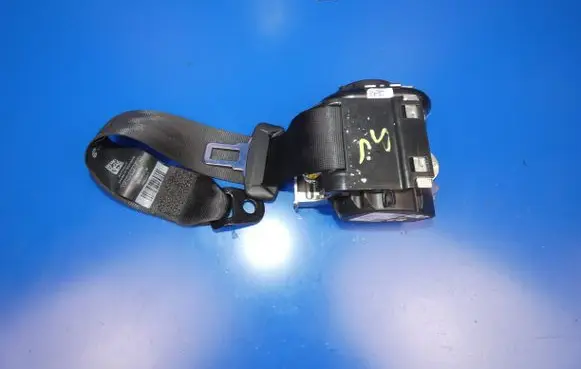Volvo S90, V90 Rear seatbelt 