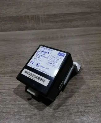 Toyota Corolla Verso AR10 Door control unit/module 897410F010 61168000