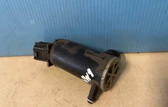 KIA Sportage Windscreen/windshield washer pump 985102S000