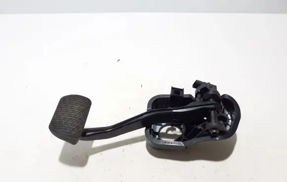 Mercedes-Benz GLC C253 Brake pedal A2052900618