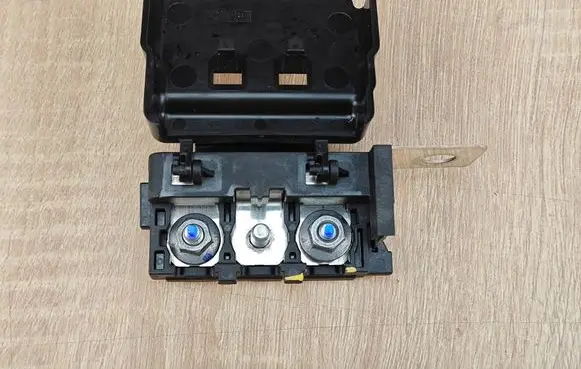 Volkswagen Amarok II Positive cable (battery) MU5T14G599AEC