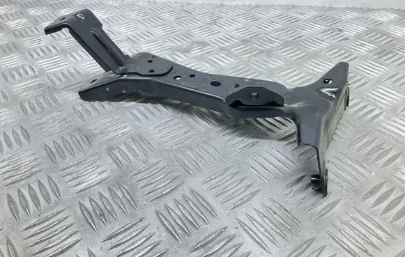 Audi A3 S3 8V Fender mounting bracket 8V0821135A