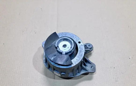 Mercedes-Benz C W205 Engine mount vacuum valve A2052406617