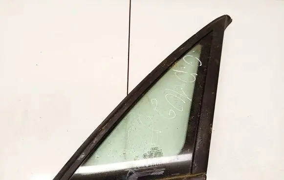 Audi A4 S4 B5 8D Rear side window as2