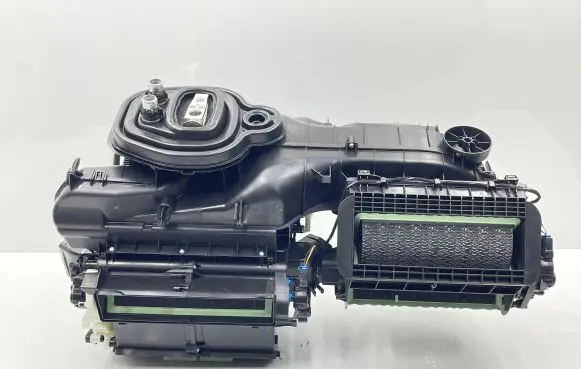 Volkswagen Touran III Interior heater climate box assembly t1010827a