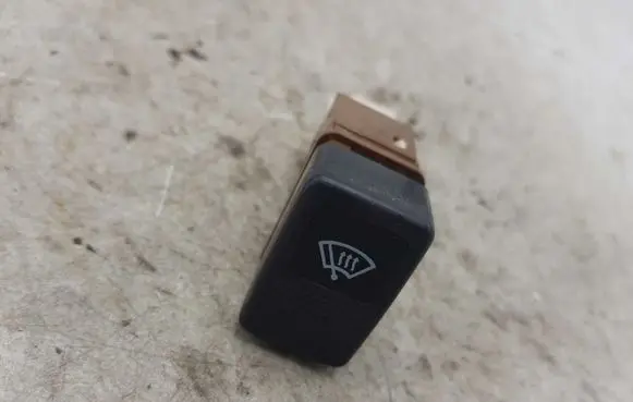 Subaru Legacy Other switches/knobs/shifts NOCODE