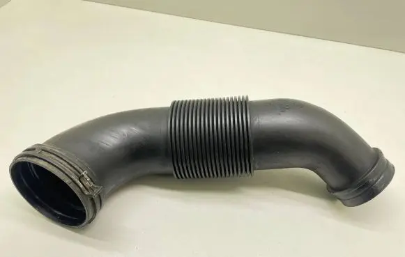 Audi Q7 4L Air intake hose/pipe 7L6129627F