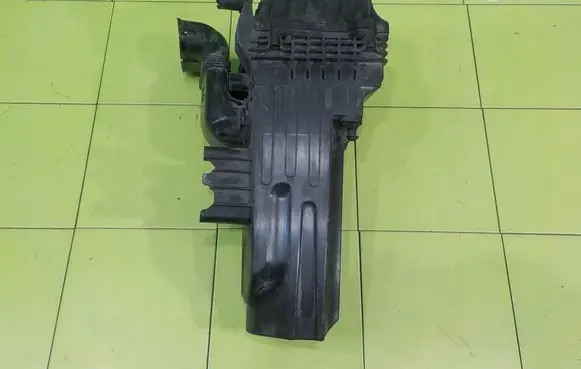 Honda Civic Air filter box 16AB67