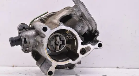 Skoda Superb B6 (3T) Vacuum pump 06J145100B