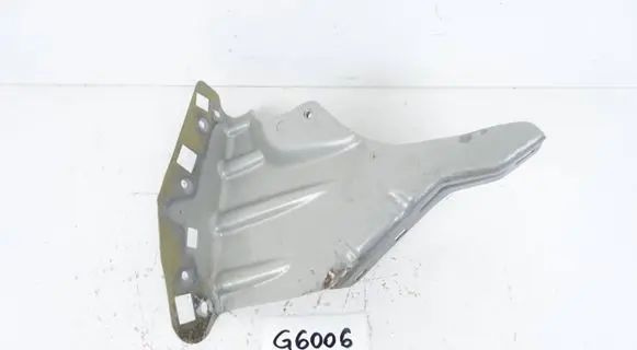 Citroen C3 Fender mounting bracket 125522R00