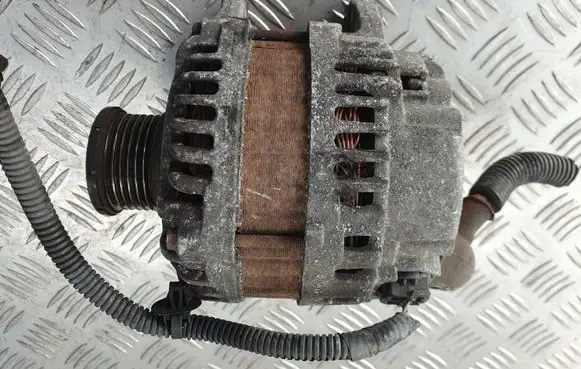 Nissan Juke I F15 Generator/alternator 231001KM1A