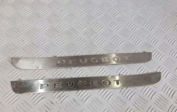 Peugeot 3008 I Front sill trim cover
