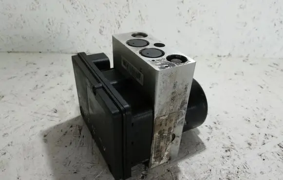 Mercedes-Benz ML W164 ABS Pump A2515451132