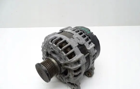 Audi A5 8T 8F Generator/alternator 04L903017E