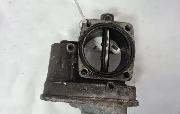 Opel Zafira B Throttle valve 8981052101 B081070306