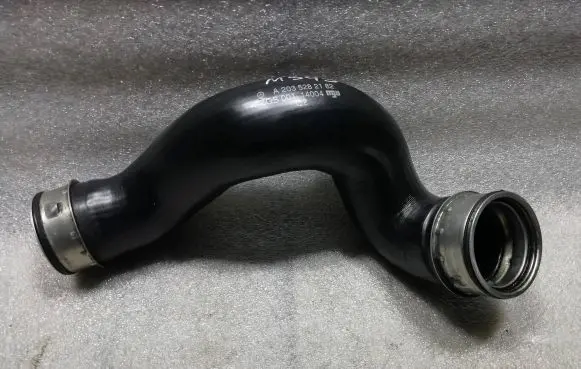 Mercedes-Benz C W203 Intercooler hose/pipe A2035282182 GS00114004