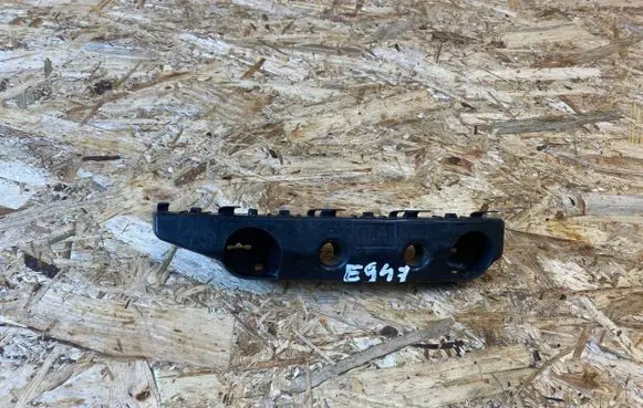 Nissan Pulsar Front bumper mounting bracket 622253ZL0A