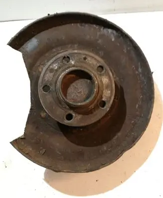 Rear wheel hub spindle/knuckle