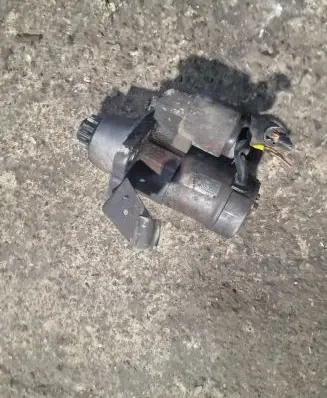 Nissan X-Trail T30 Starter motor
