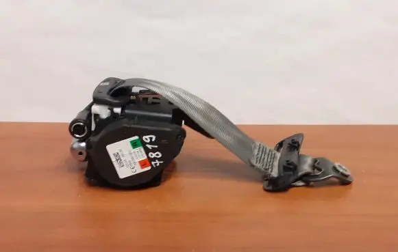 Jaguar XF X250 Front seatbelt GX63611B90AB 630794100D