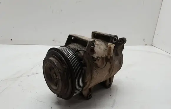 Volvo XC90 Air conditioning (A/C) compressor (pump) 8708581