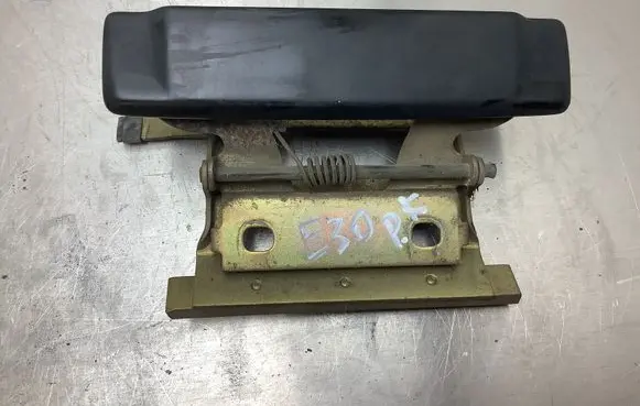 BMW 3 E30 Front door exterior handle 1876070