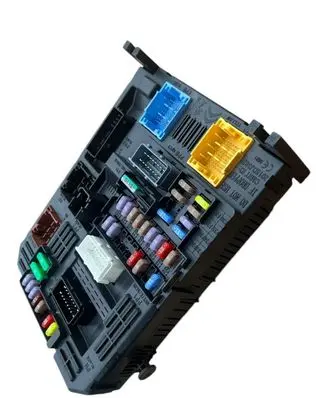 Peugeot 3008 II Fuse module 9819855080