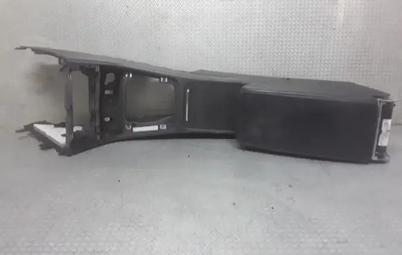 Volkswagen PASSAT B6 Center console 3C0864207
