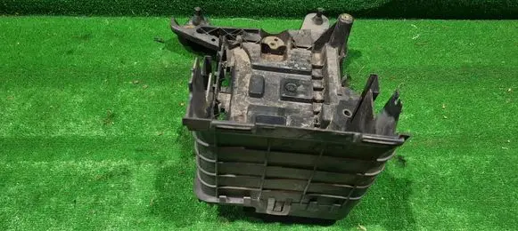 Audi A3 S3 8P Battery box tray 1K0915333H