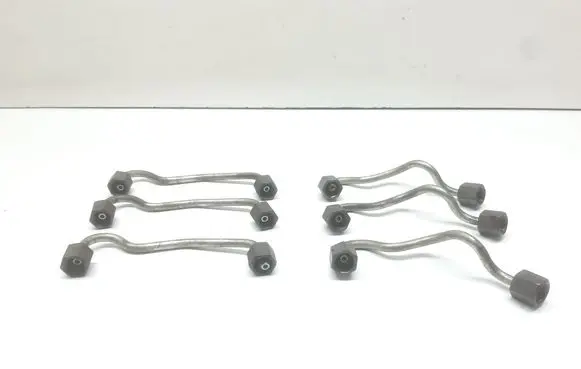 Fuel injector supply line/pipe