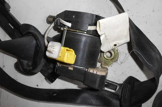 Volkswagen Touran I Front seatbelt 1T1857706