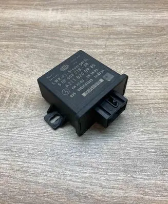 Mercedes-Benz E W211 Light module LCM A2118200985 5DF008278 USED