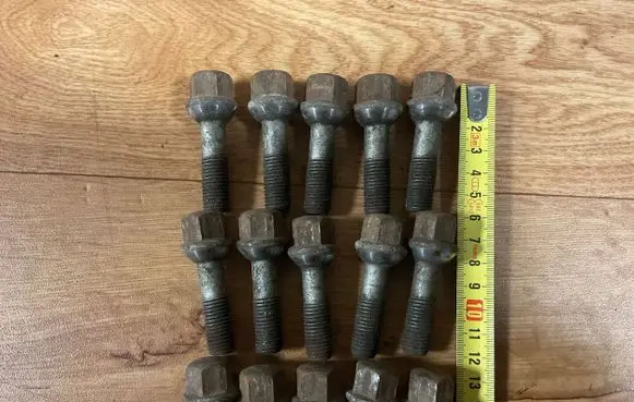 Mercedes-Benz E W212 Nuts/bolts 