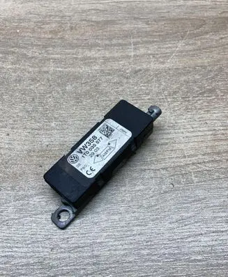 Volkswagen Touran I Aerial antenna amplifier 1T0035577 VW358